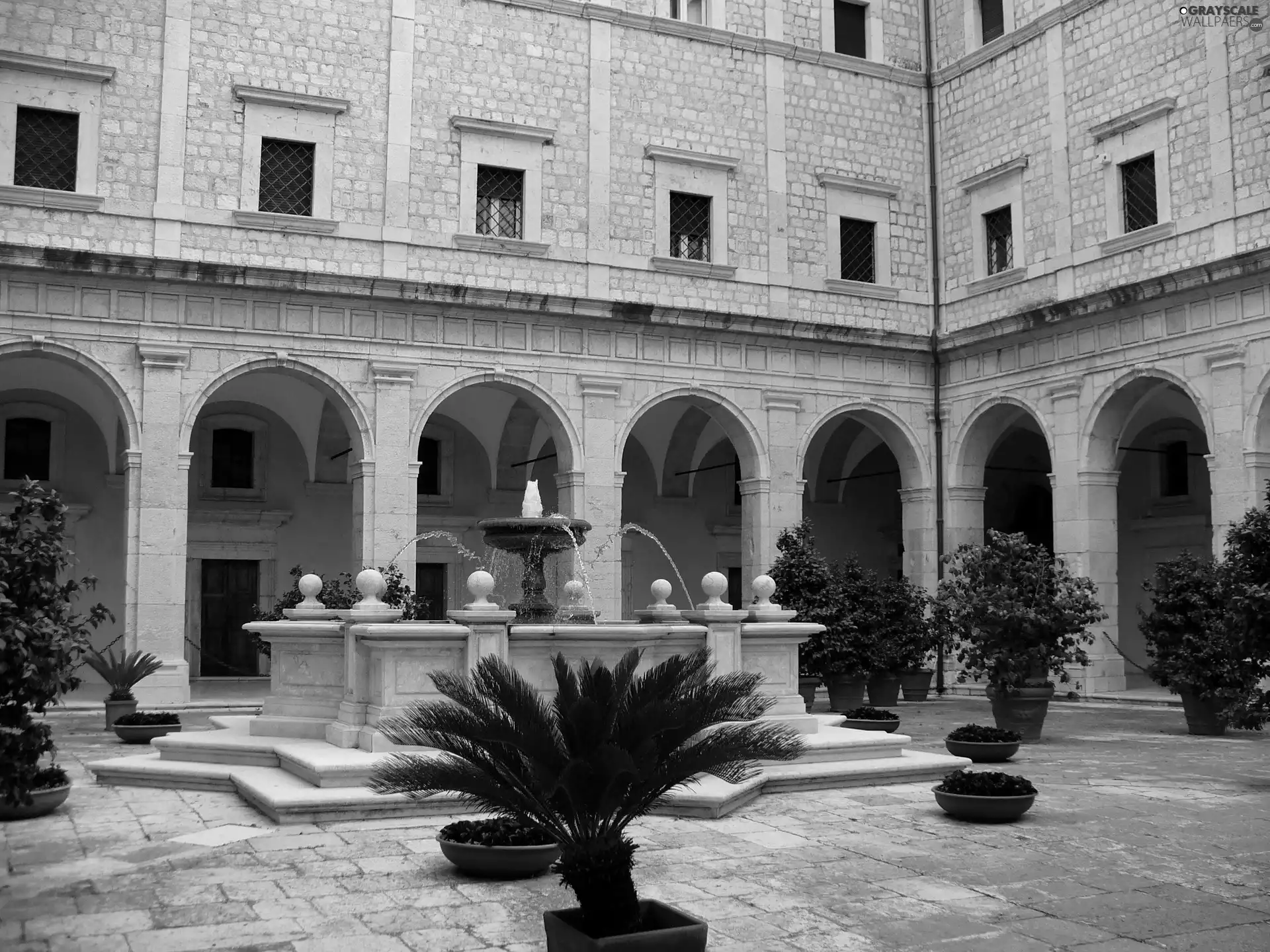 fountain, Monte Casino, Italy, cloister