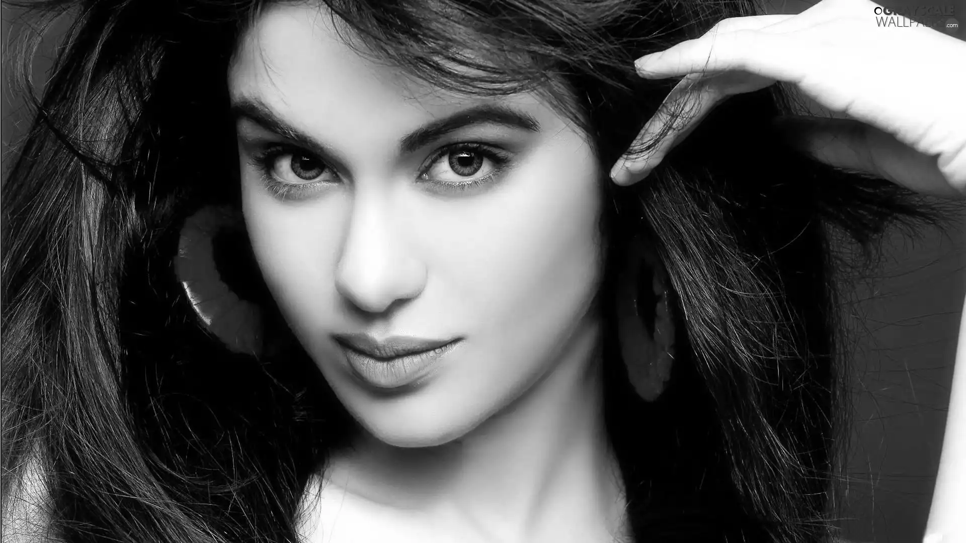 brunette, make-up, adah sharma, jewellery