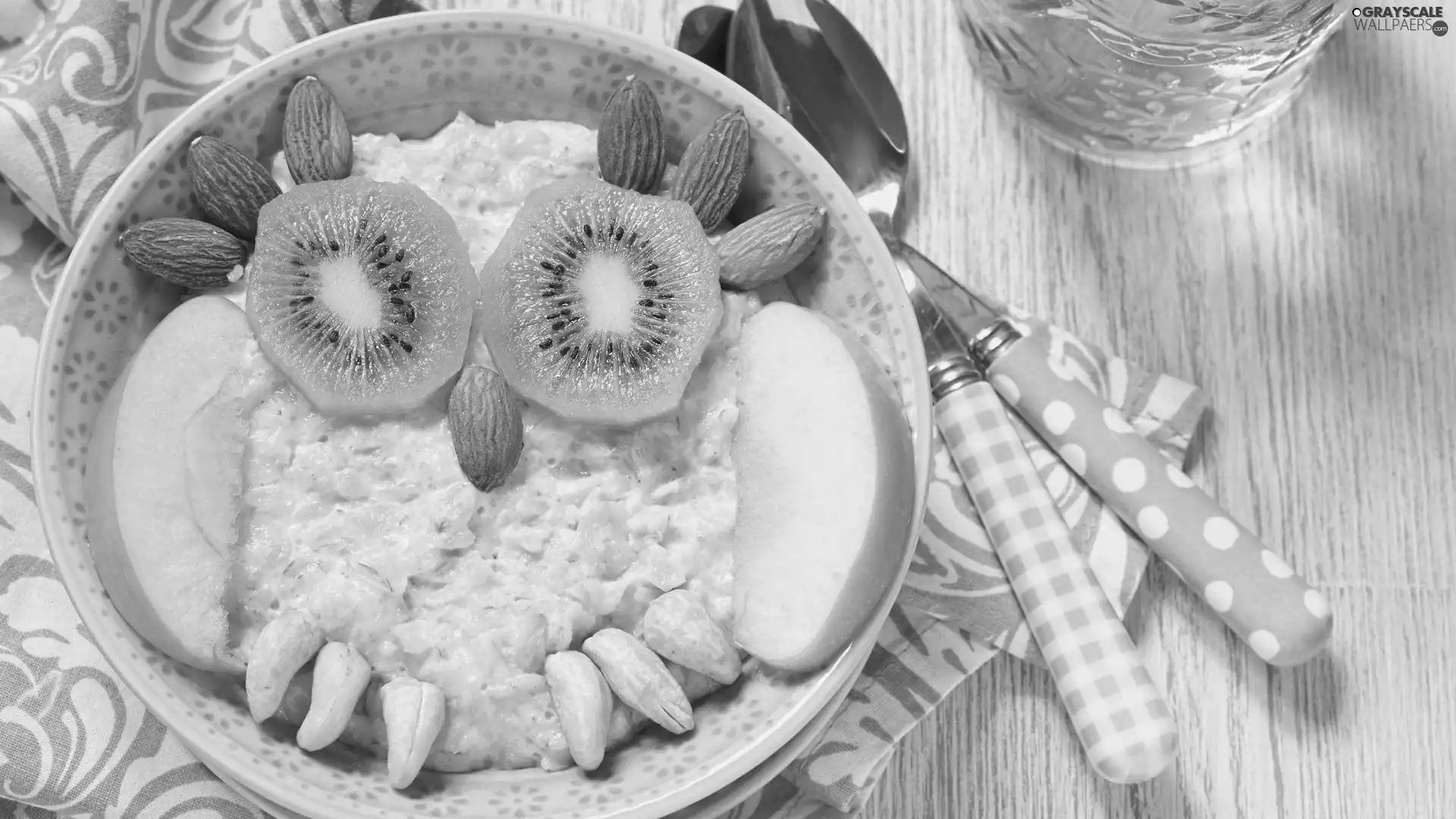 apples, owl, bowl, kiwi, Porridge, almonds, Spoons