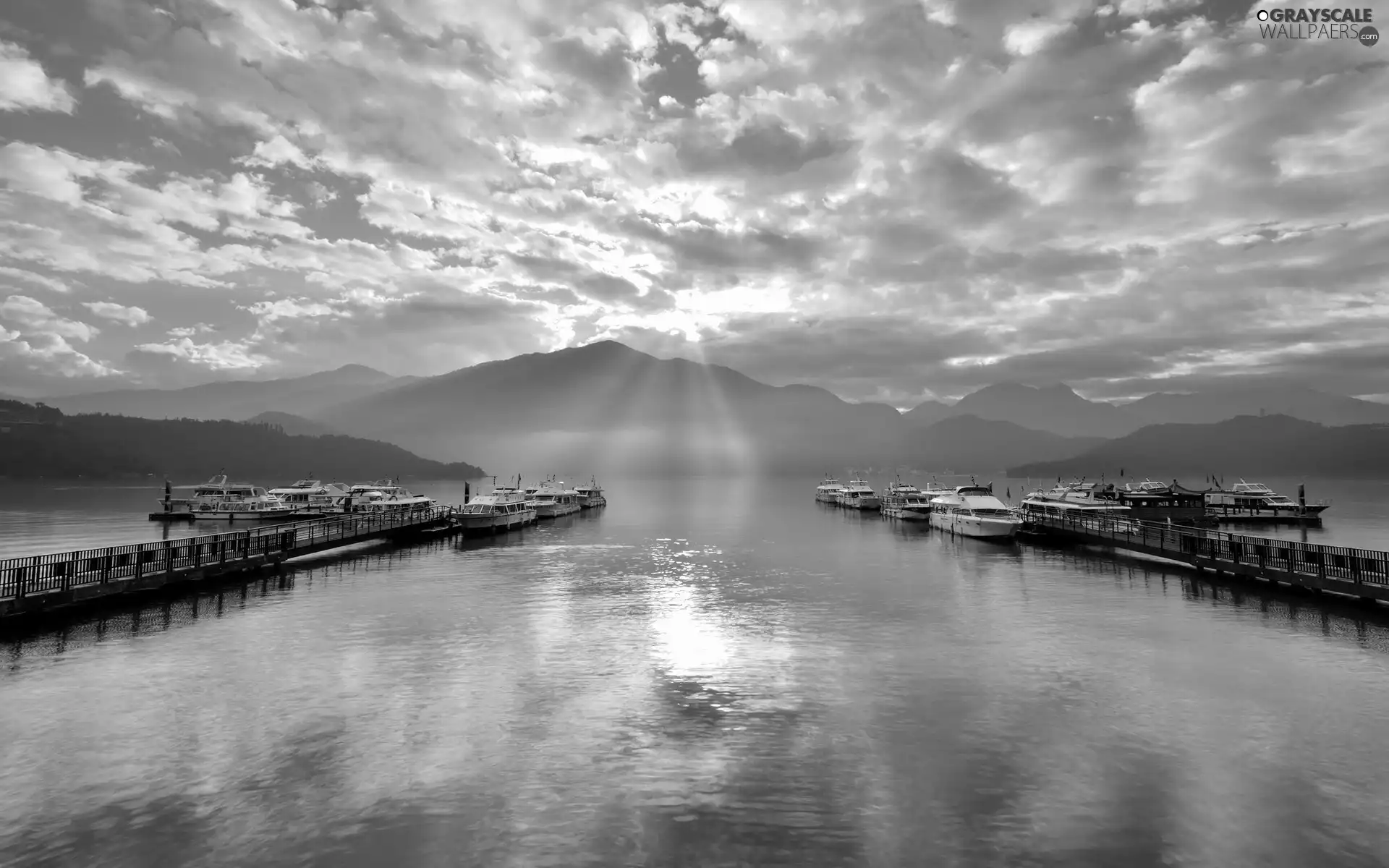 Boats, lake, clouds, Mountains, sun, Yachts, Harbour, rays