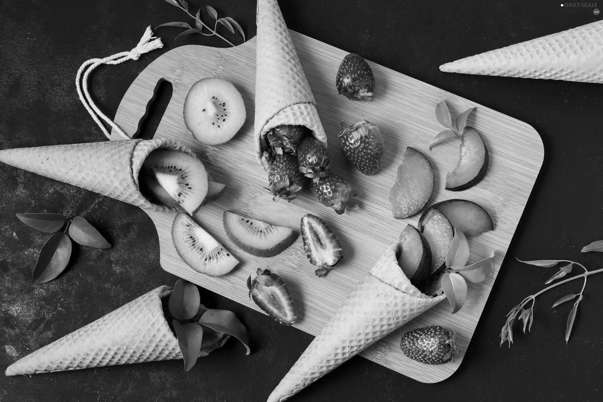 Waffles, Cones, background, board, dark, Fruits, food, leaves