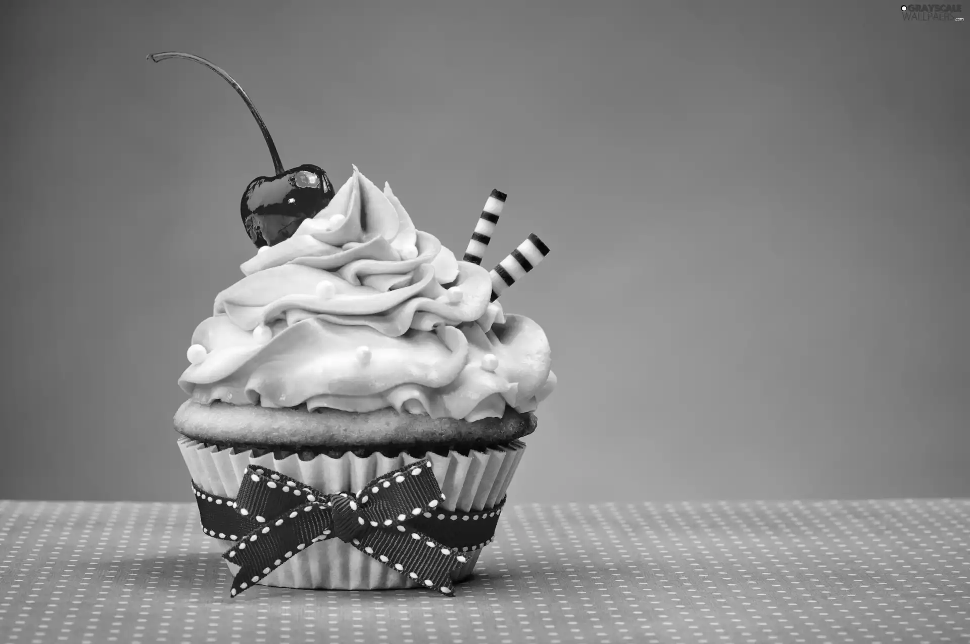 Loop, cake, cherry