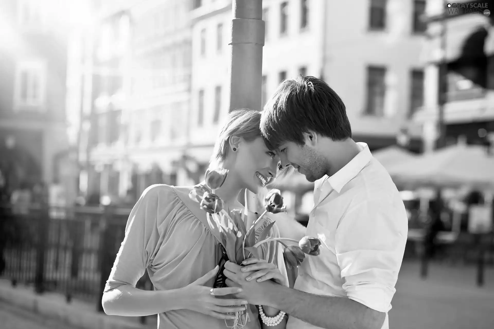 bouquet, a man, apartment house, love, Women, tulips, blur