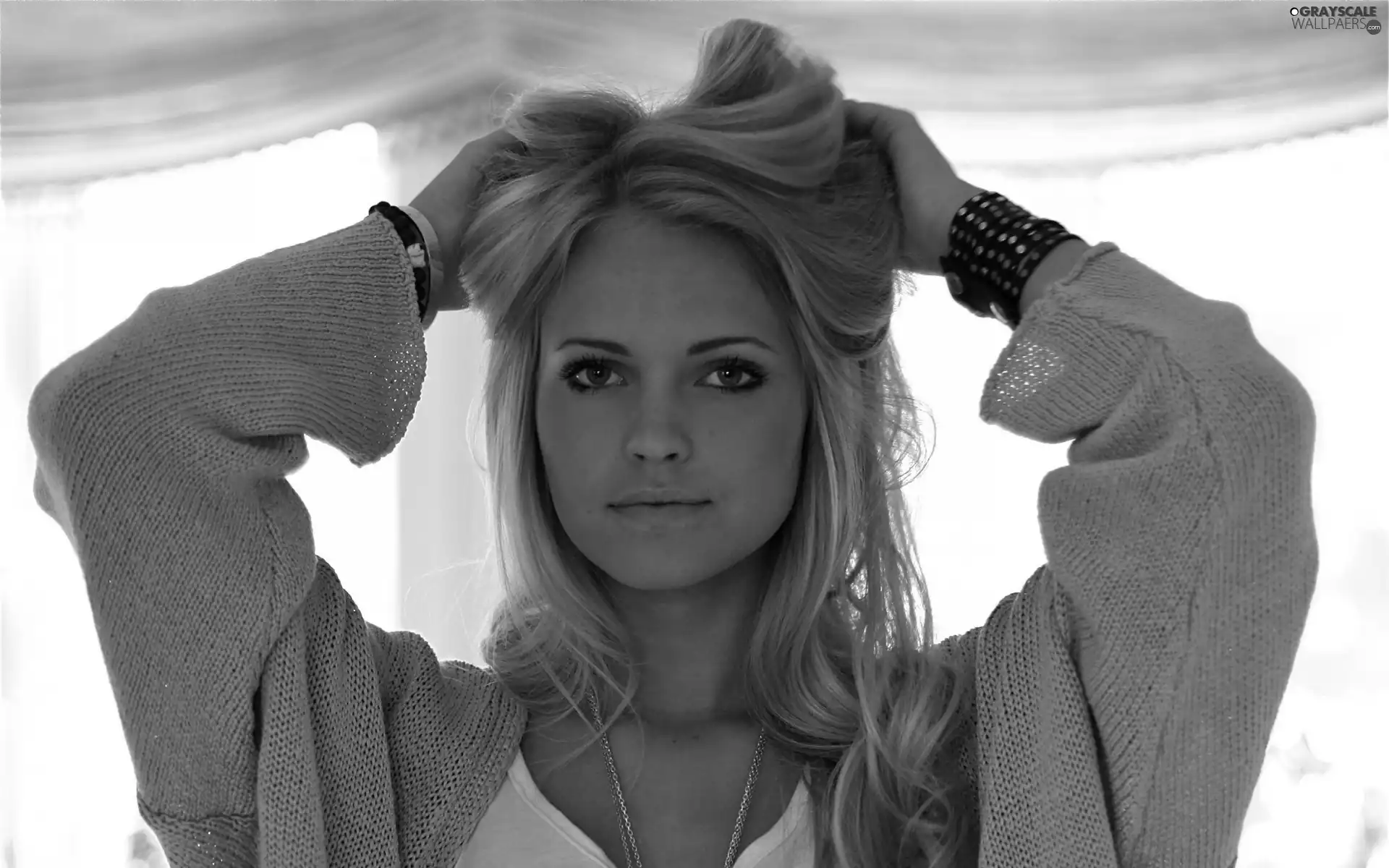 Blonde, jewellery, Emilie Voe Nereng, make-up