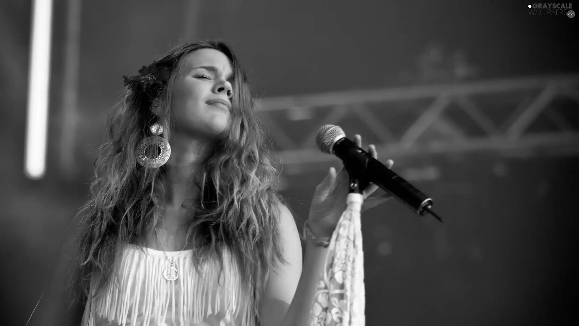 Women, ear-ring, Mike, Joss Stone