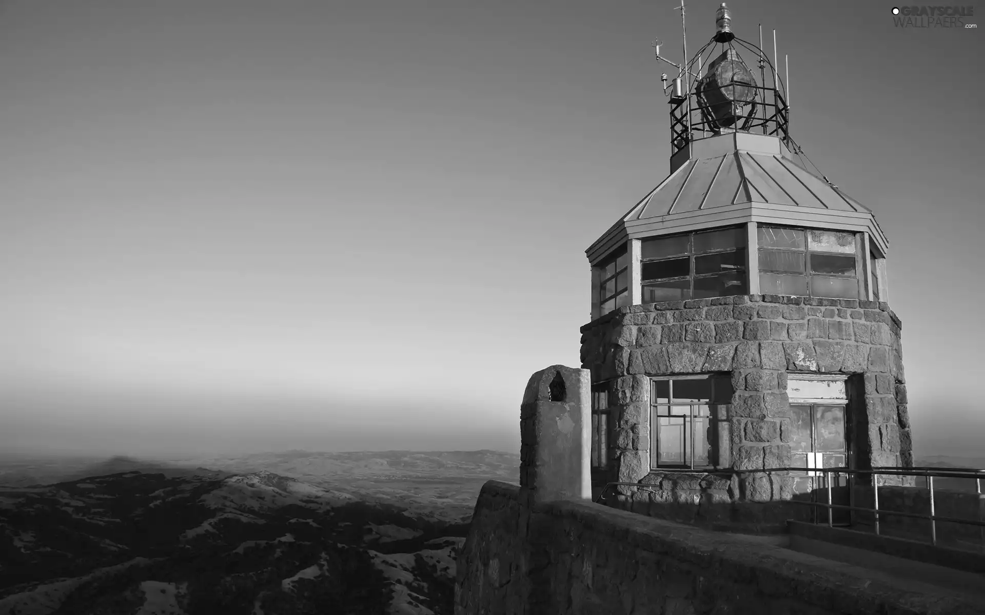 Lighthouse, Mountains