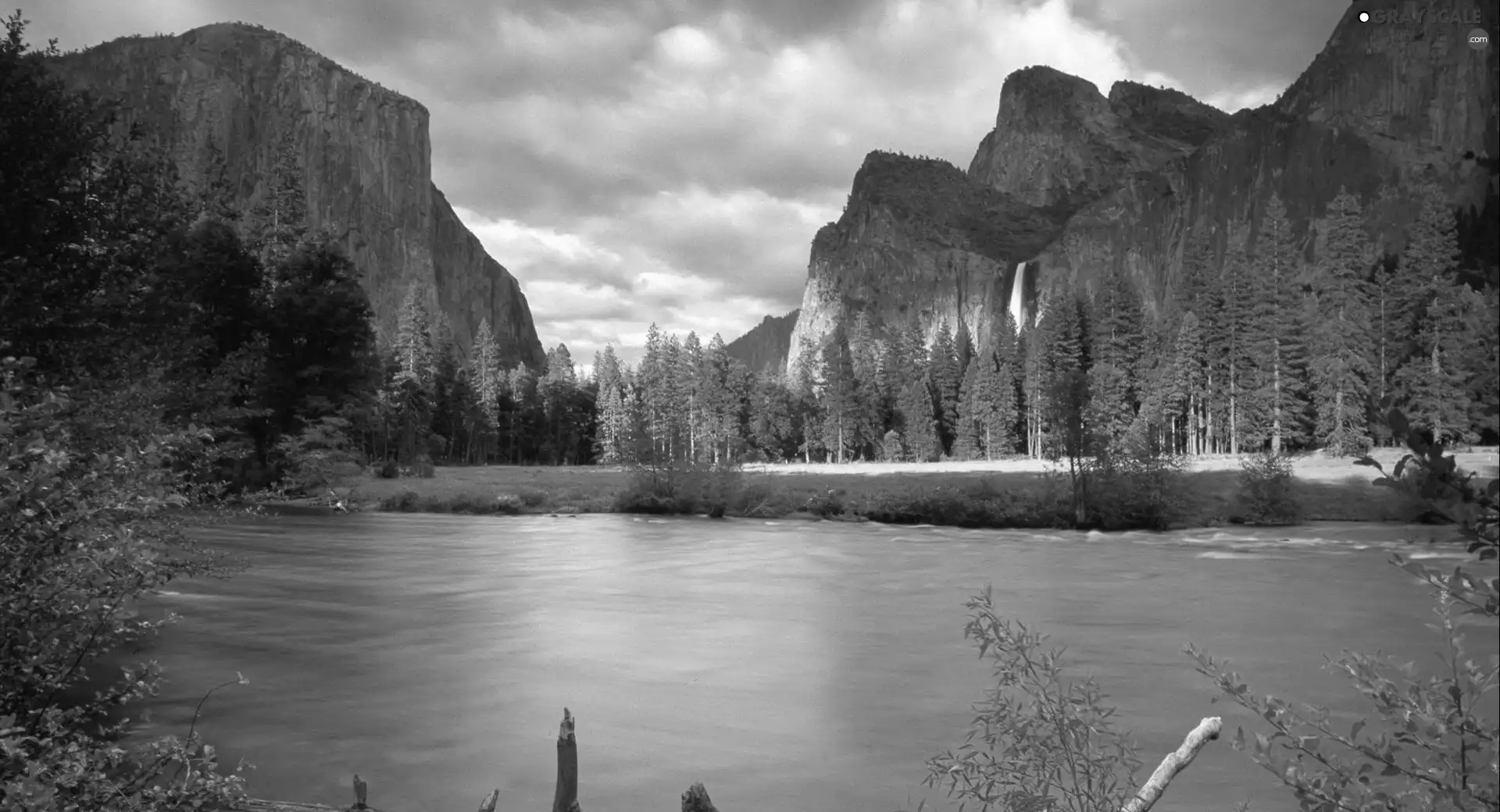 Mountains, lake, woods