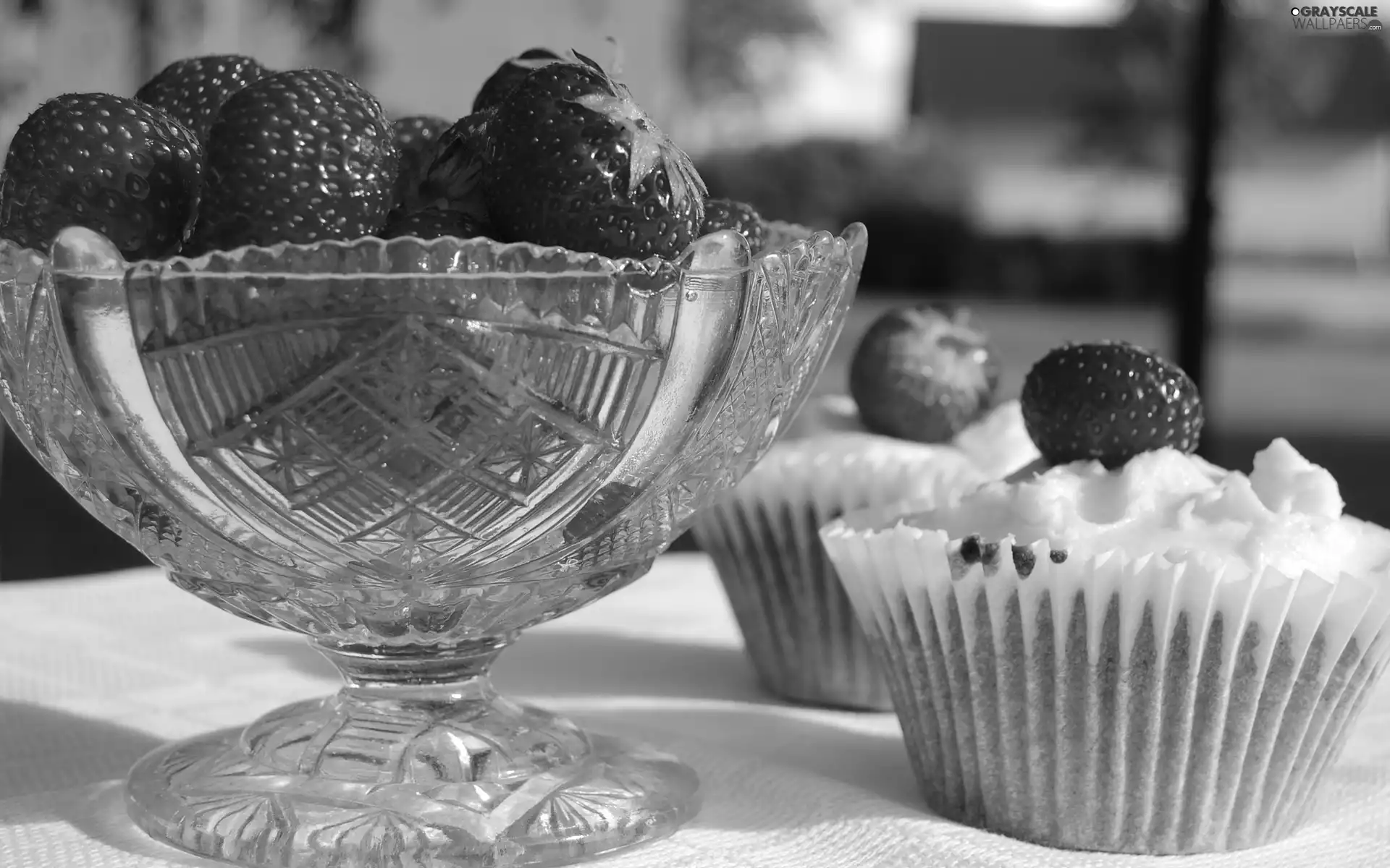 crystal, strawberries, Muffins, Bowl