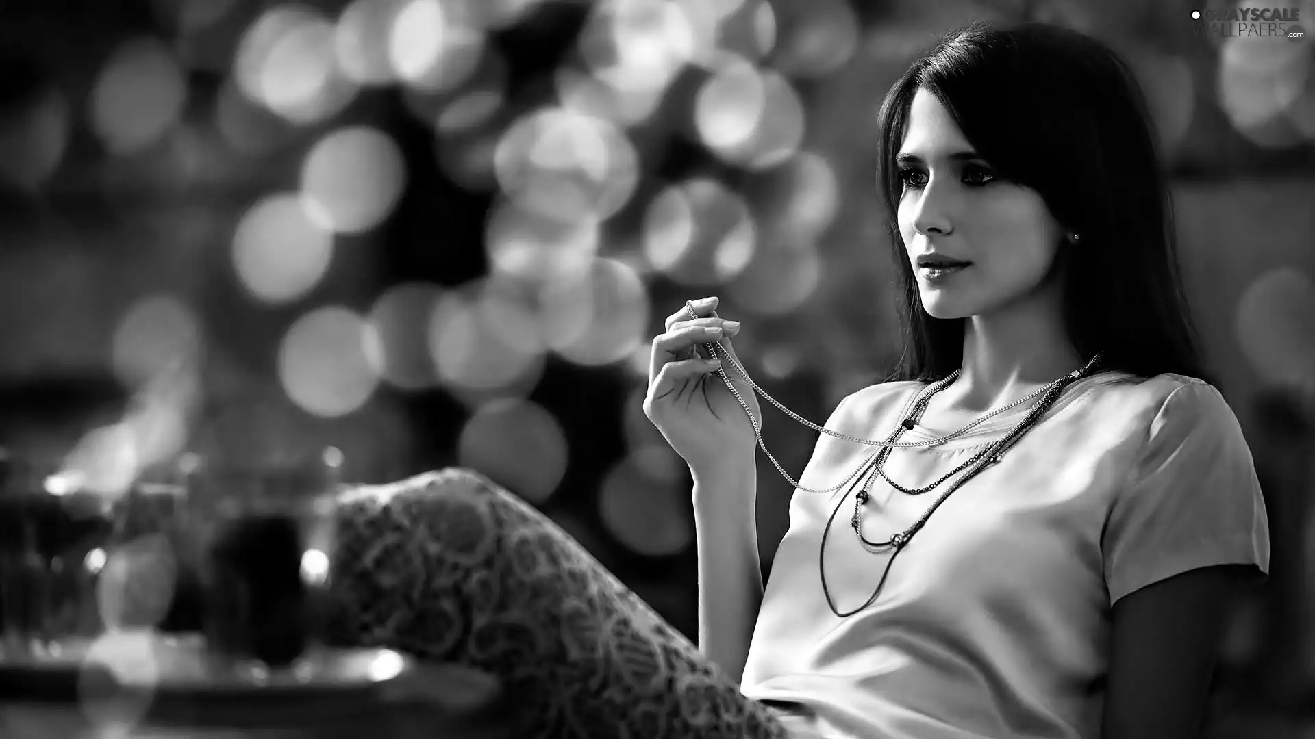 brunette, Necklace