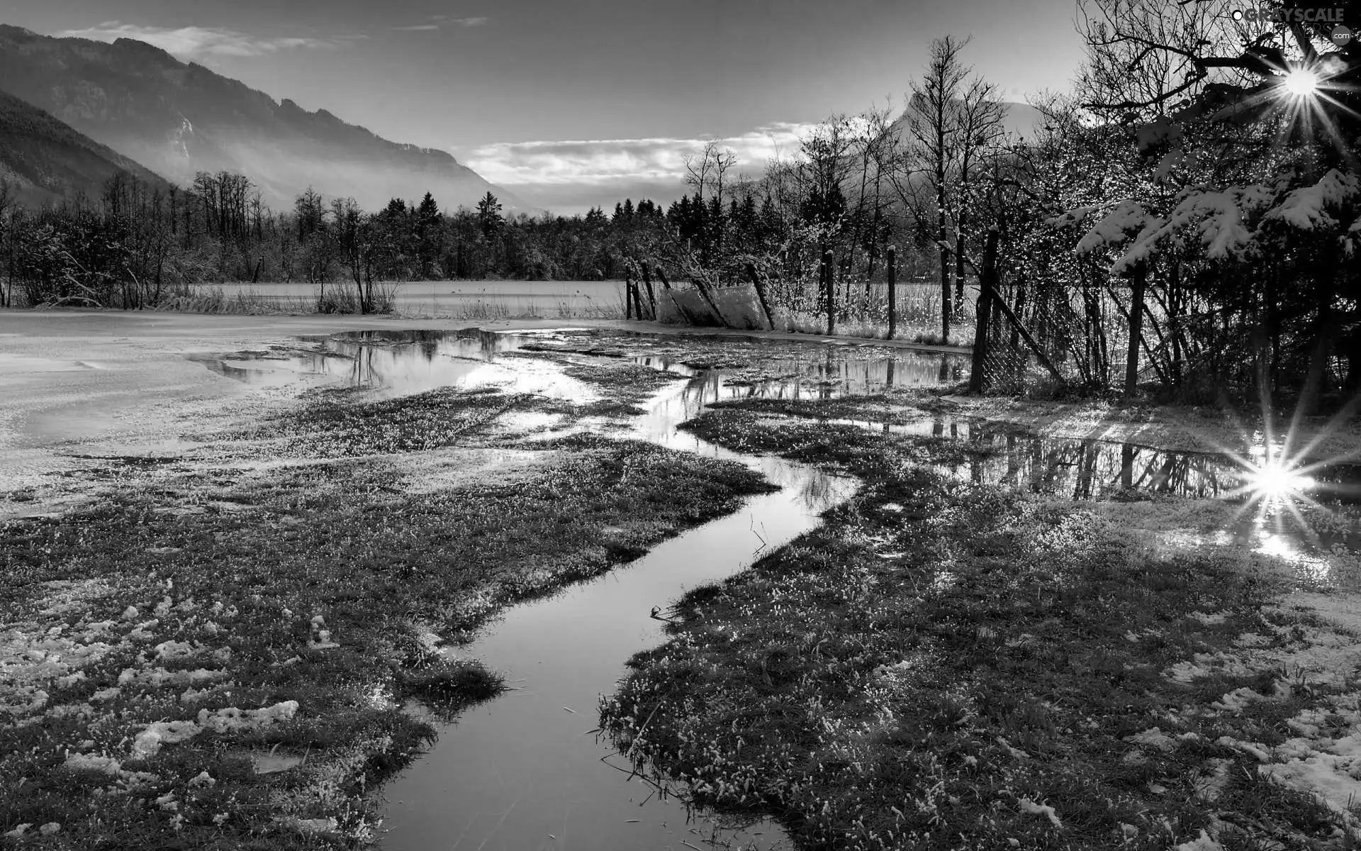 rays of the Sun, winter, Mountains, woods, River