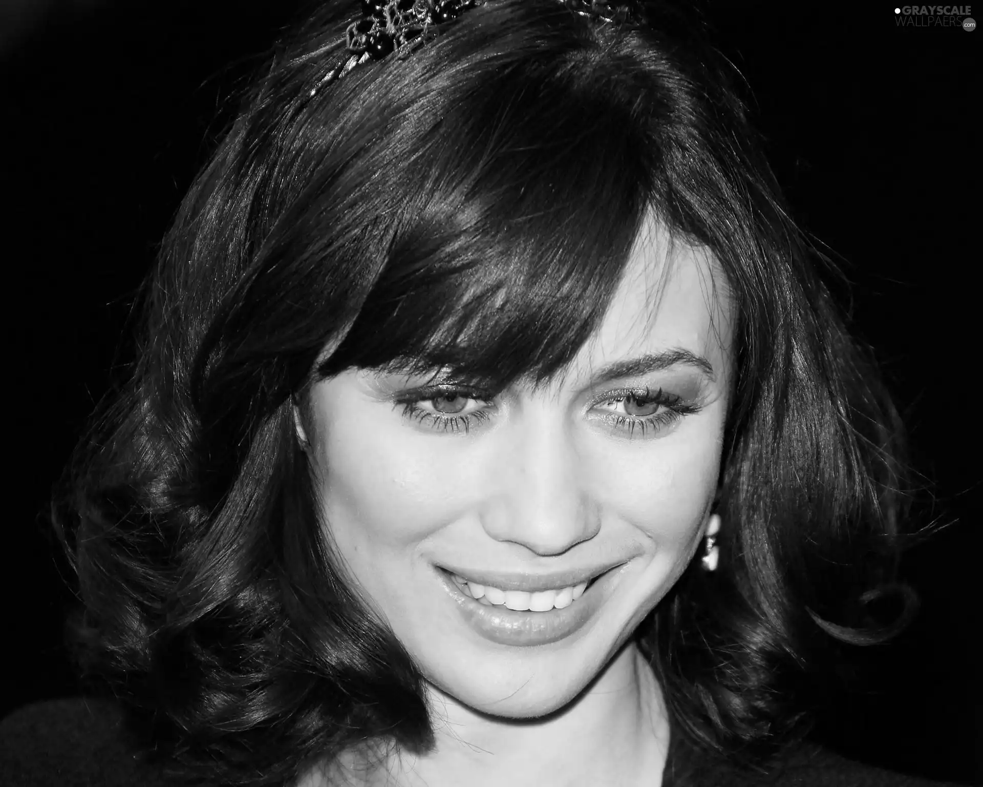 Olga Kurylenko, face