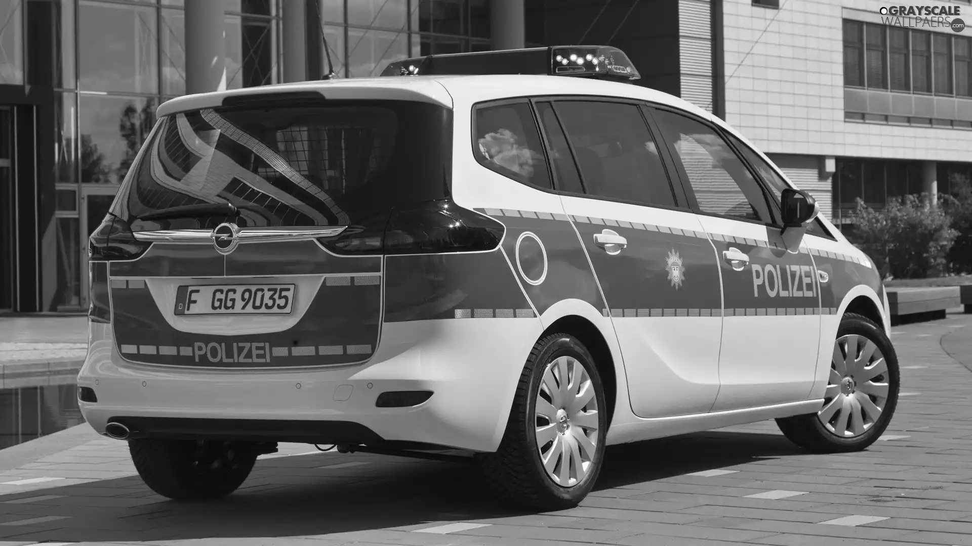 Opel Zafira, police