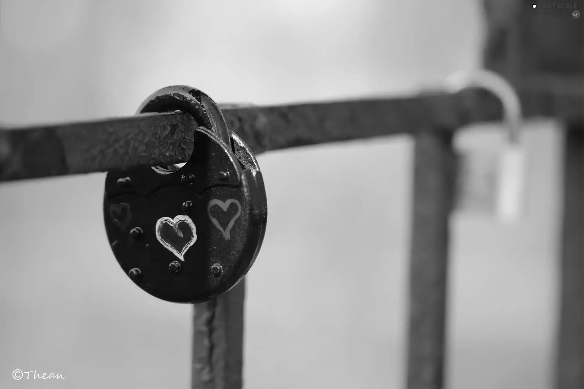 crash barrier, Granate car, padlock