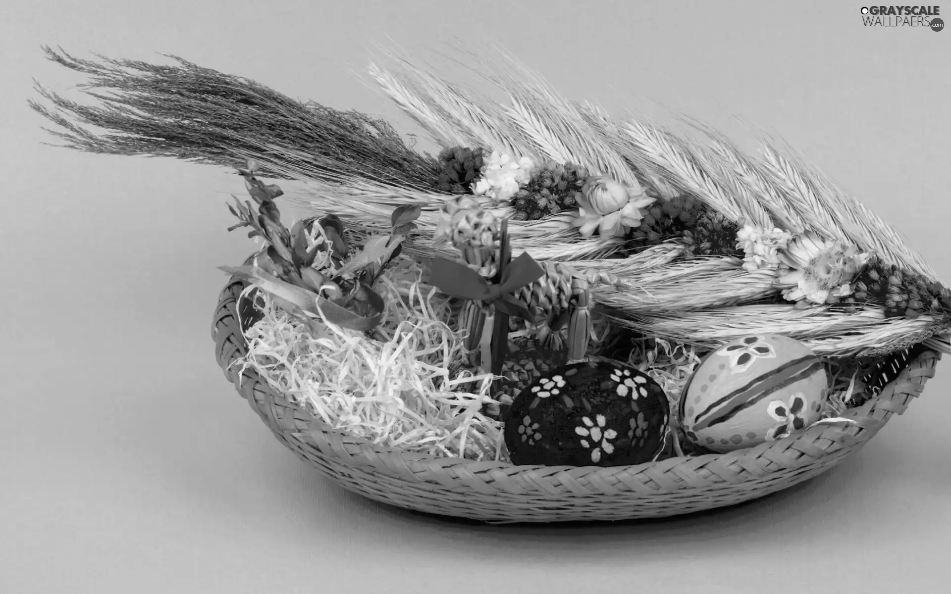 Palm, basket, eggs