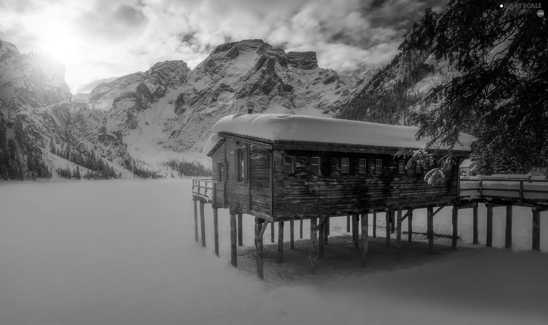 Italy, Dolomites Mountains, house, South Tyrol, Pragser Wildsee Lake, winter, Pale