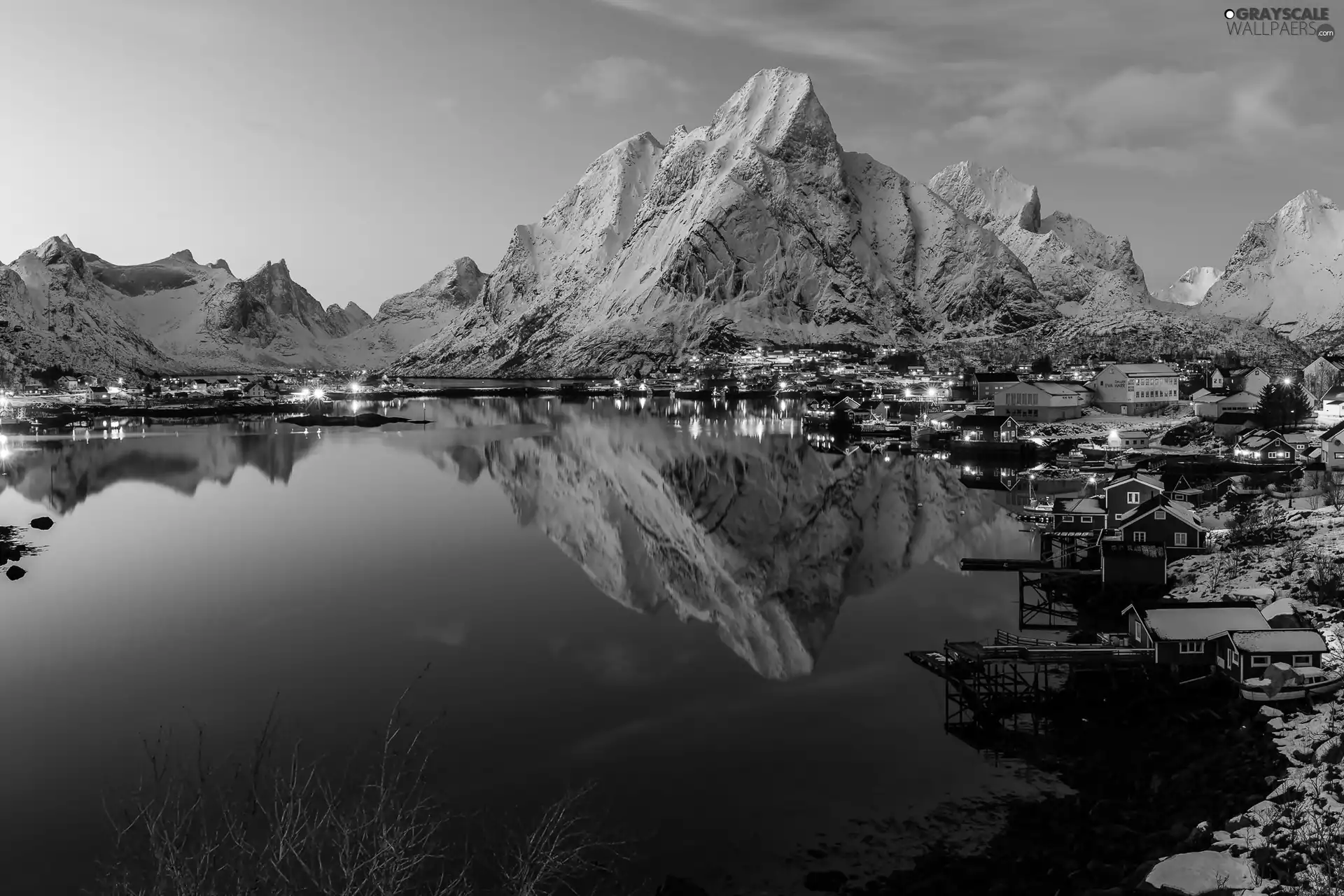 Reine Village, Norwegian Sea, light, winter, Mountains, Lofoten, Norway, Houses