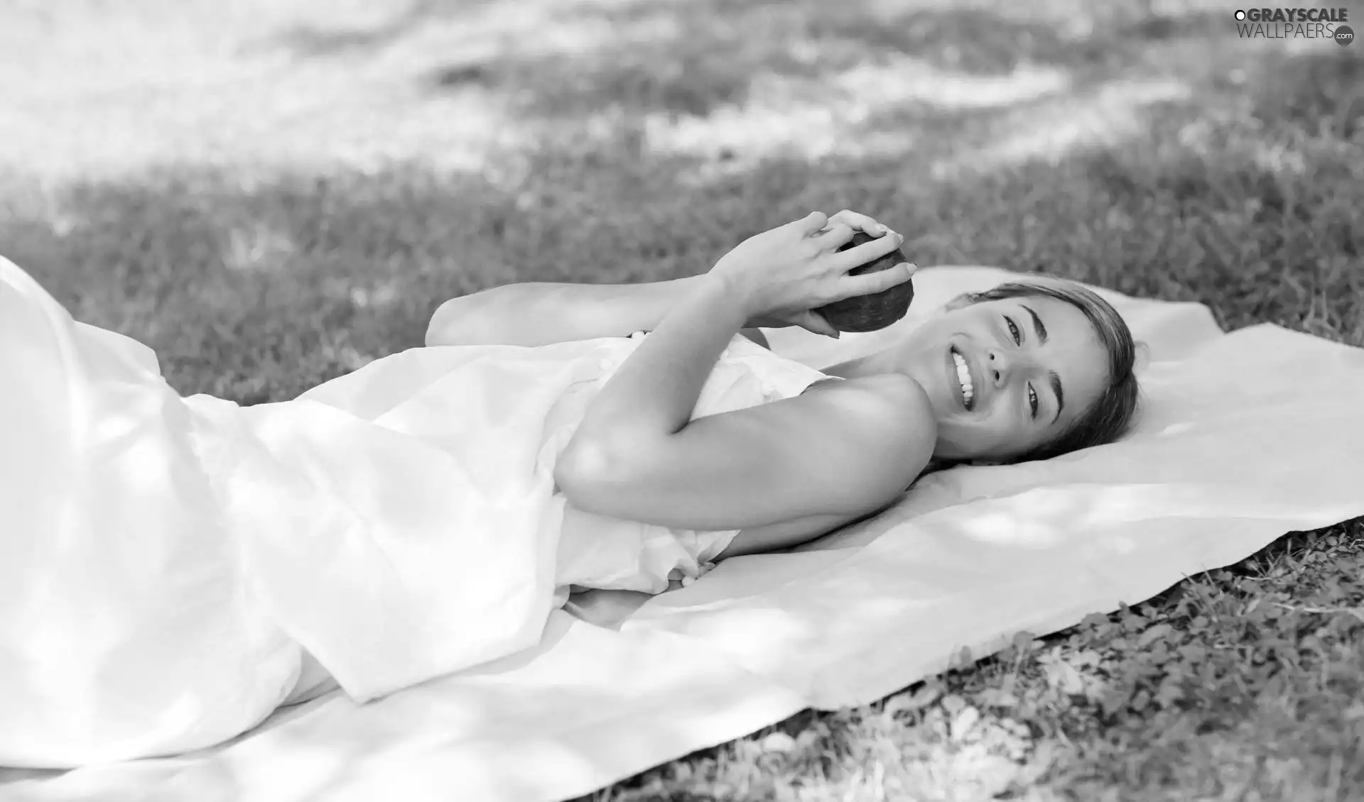 resting, Meadow, Women, Apple, smiling