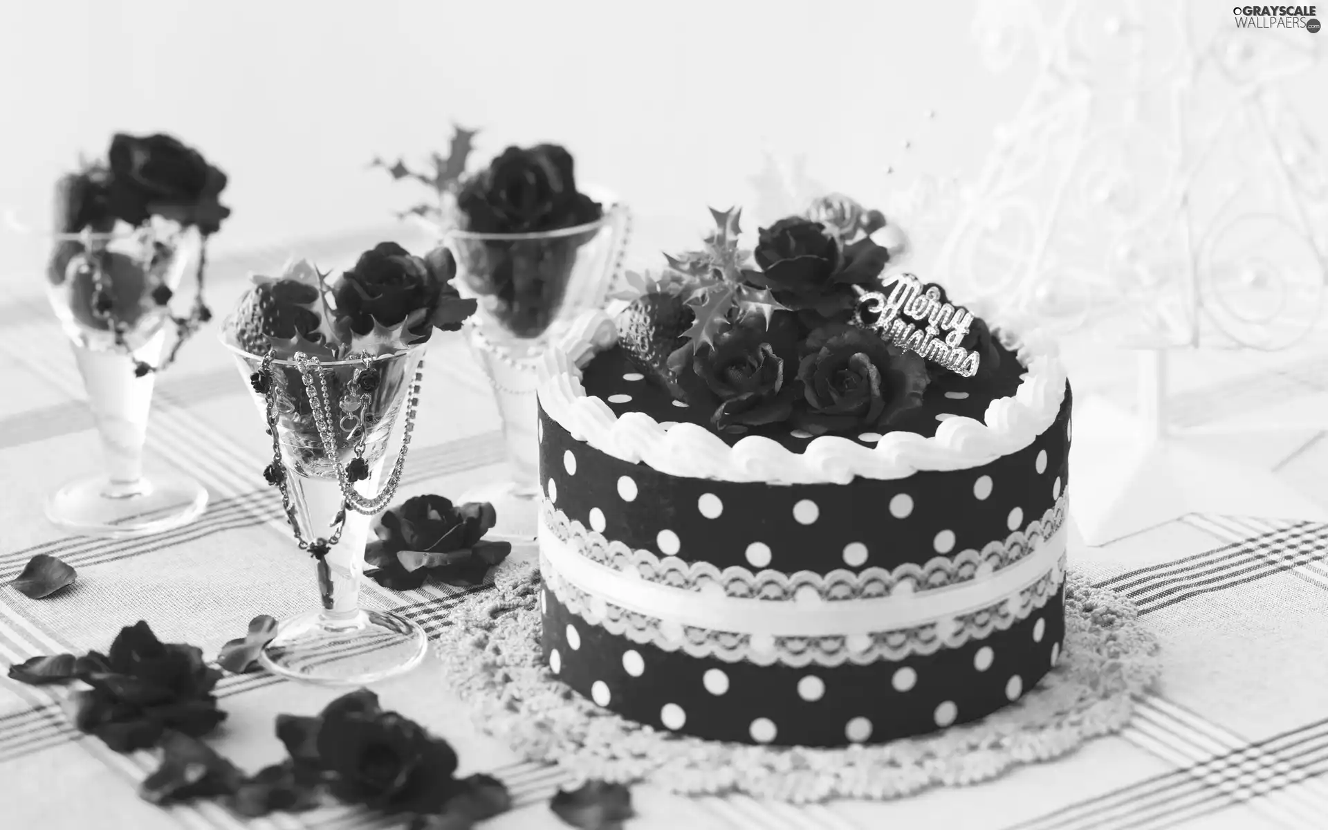 Red, strawberries, roses, Cake