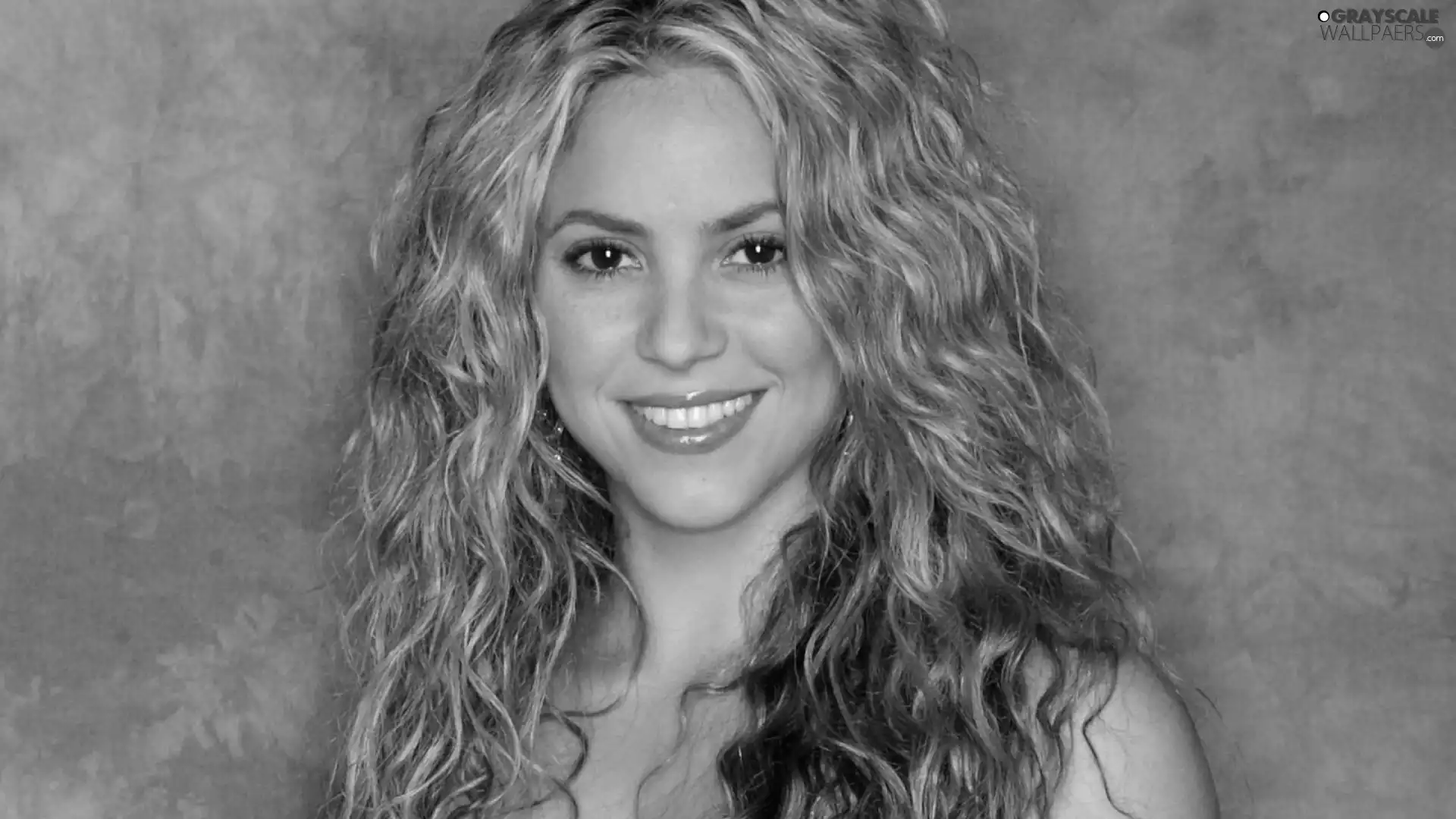 smiling, Shakira