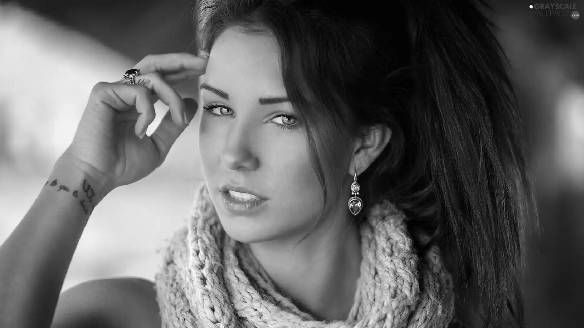 brunette, make-up, shawl, jewellery