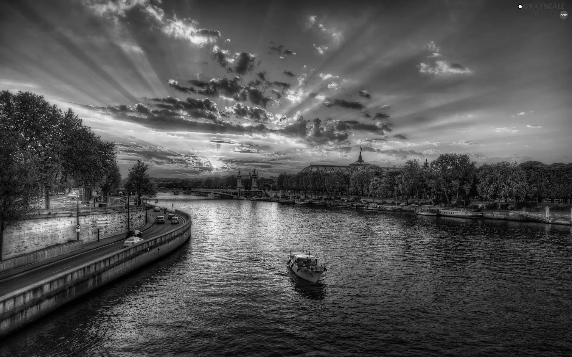 rays of the Sun, River, The ship