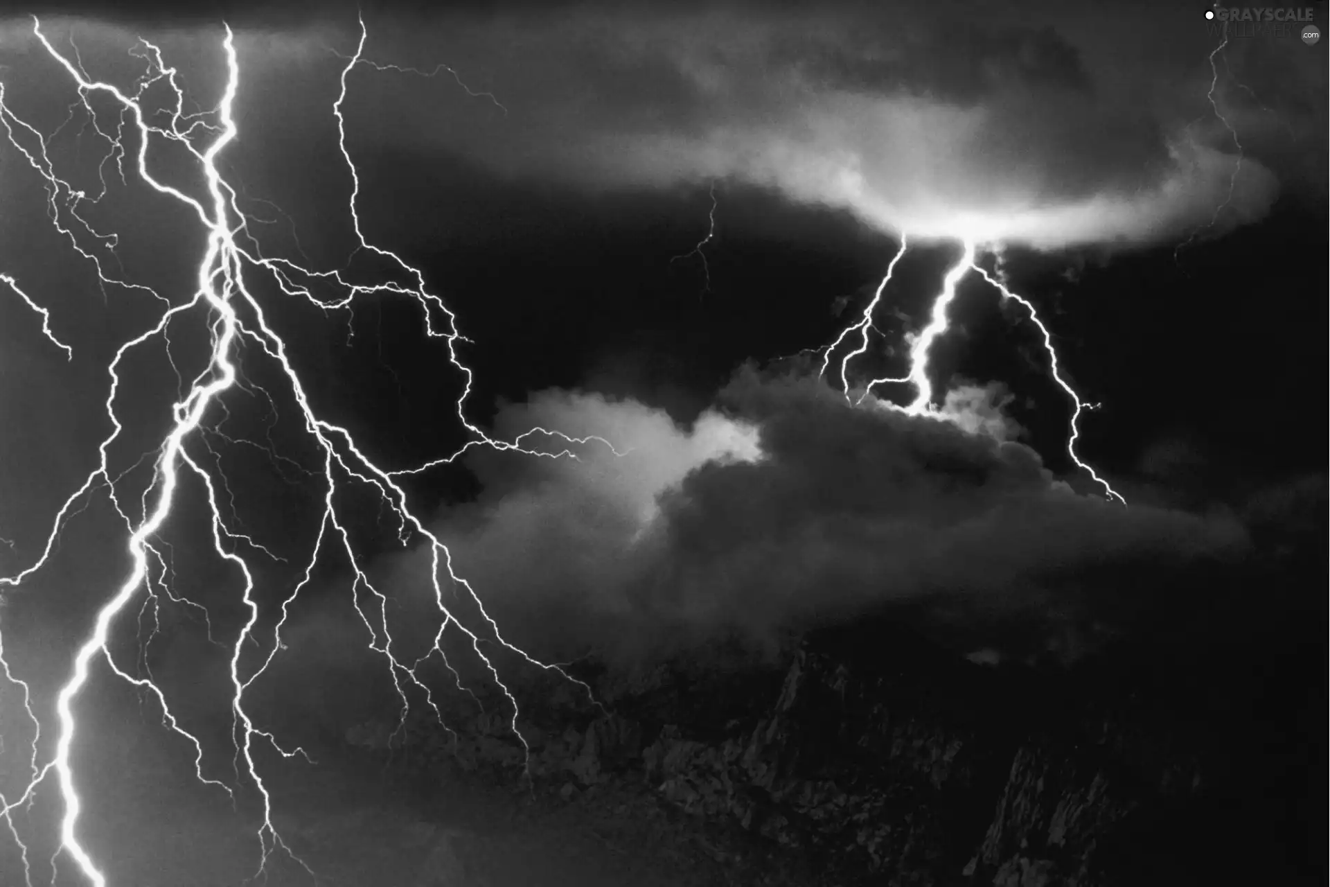 Sky, thunderbolt, clouds