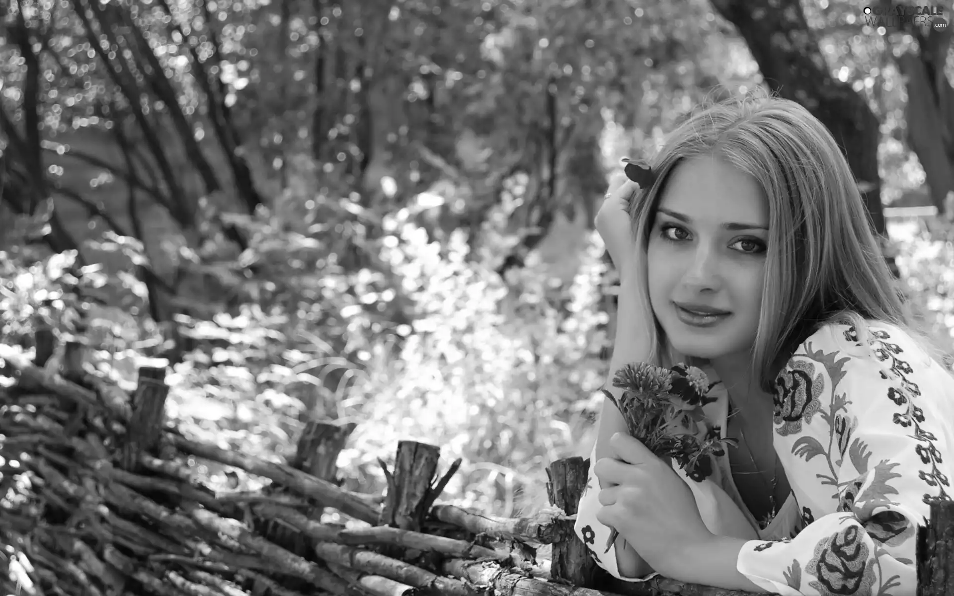 small bunch, Blonde, Park, Spring, fence, make-up