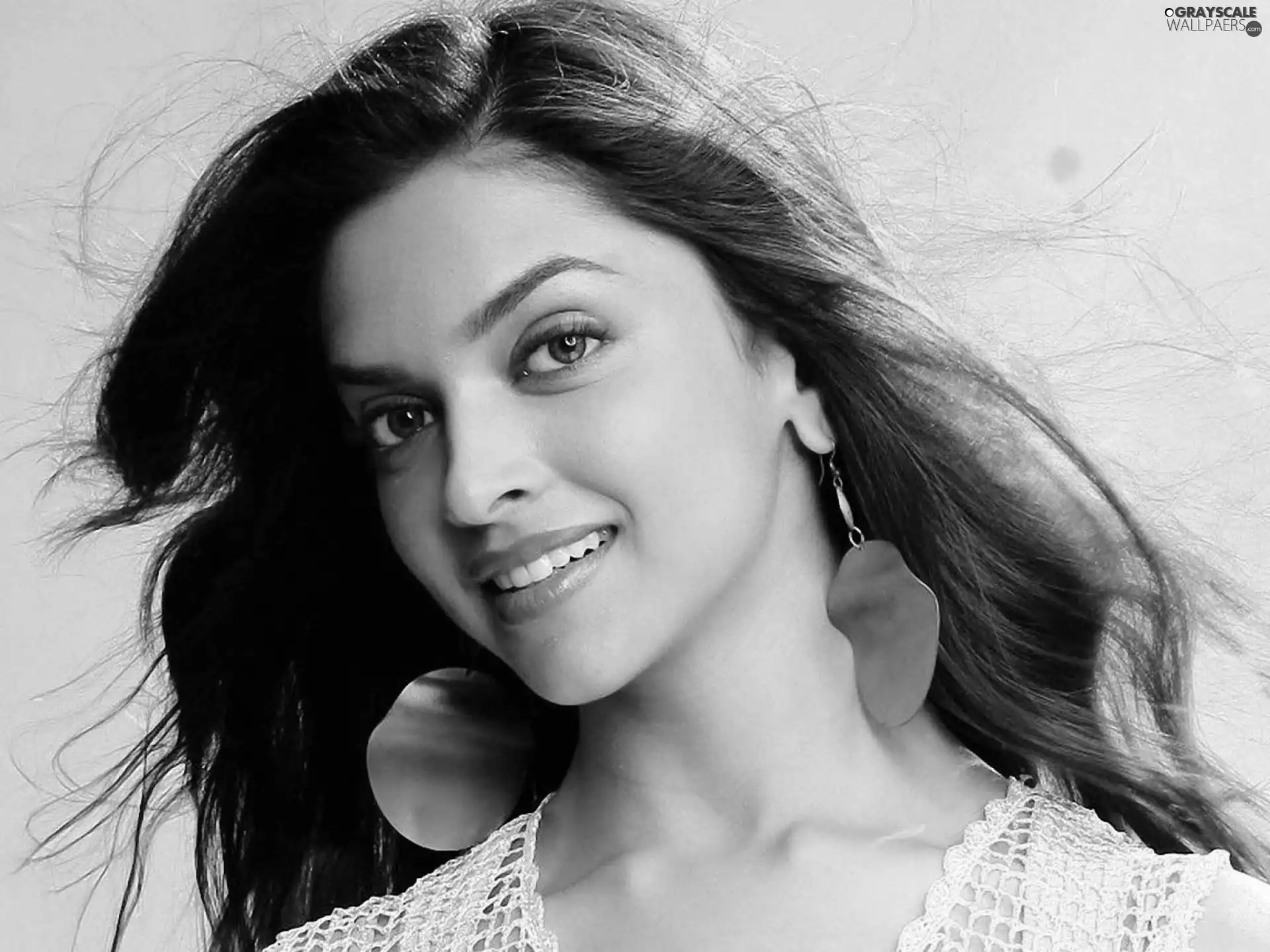 ear-ring, Deepika Padukone, Smile