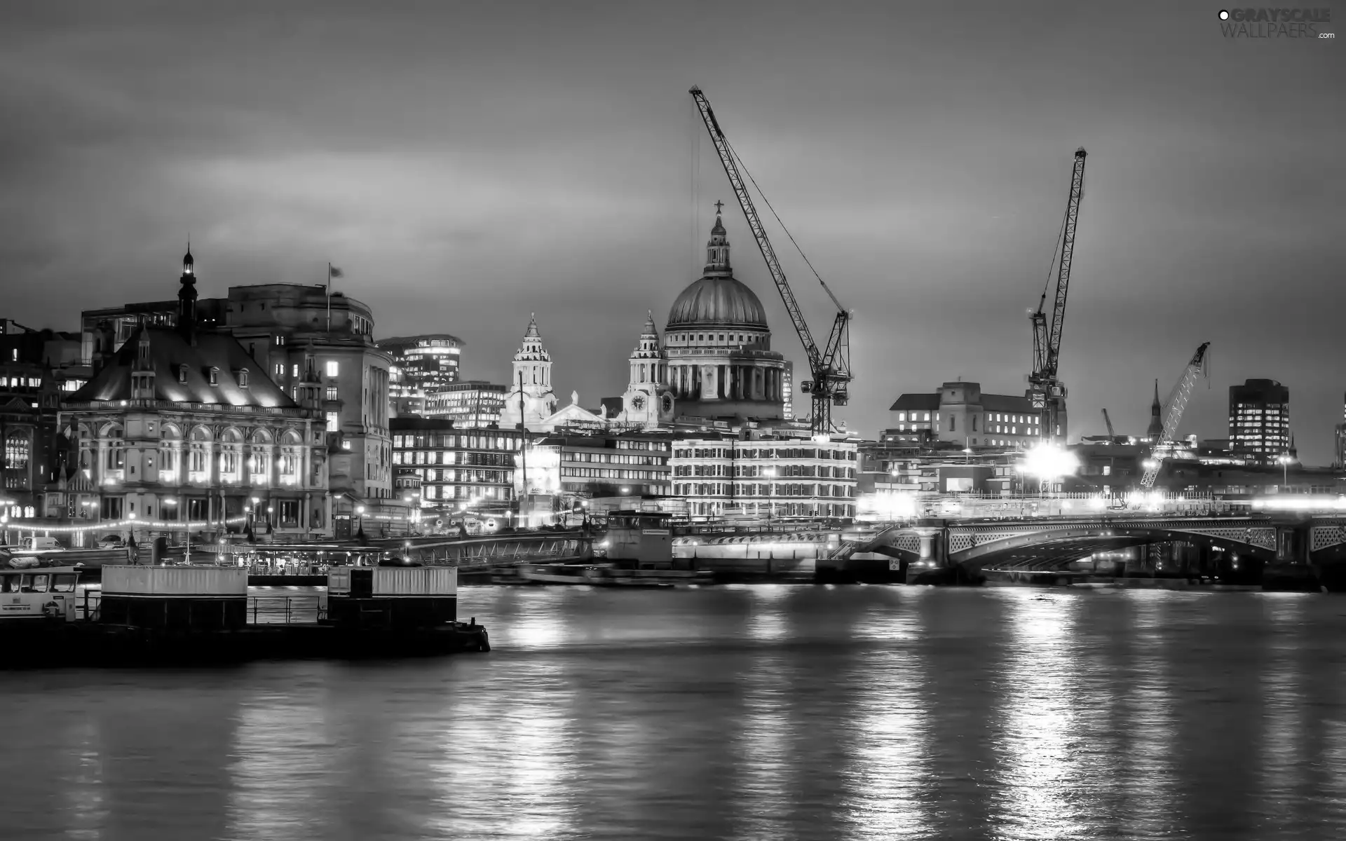 London, chair, St.Pauls