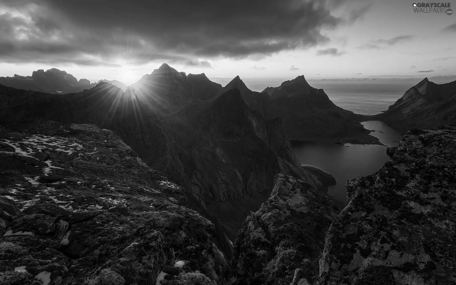 Mountains, sea, clouds, Lofoten, Norway, Great Sunsets, rays of the Sun