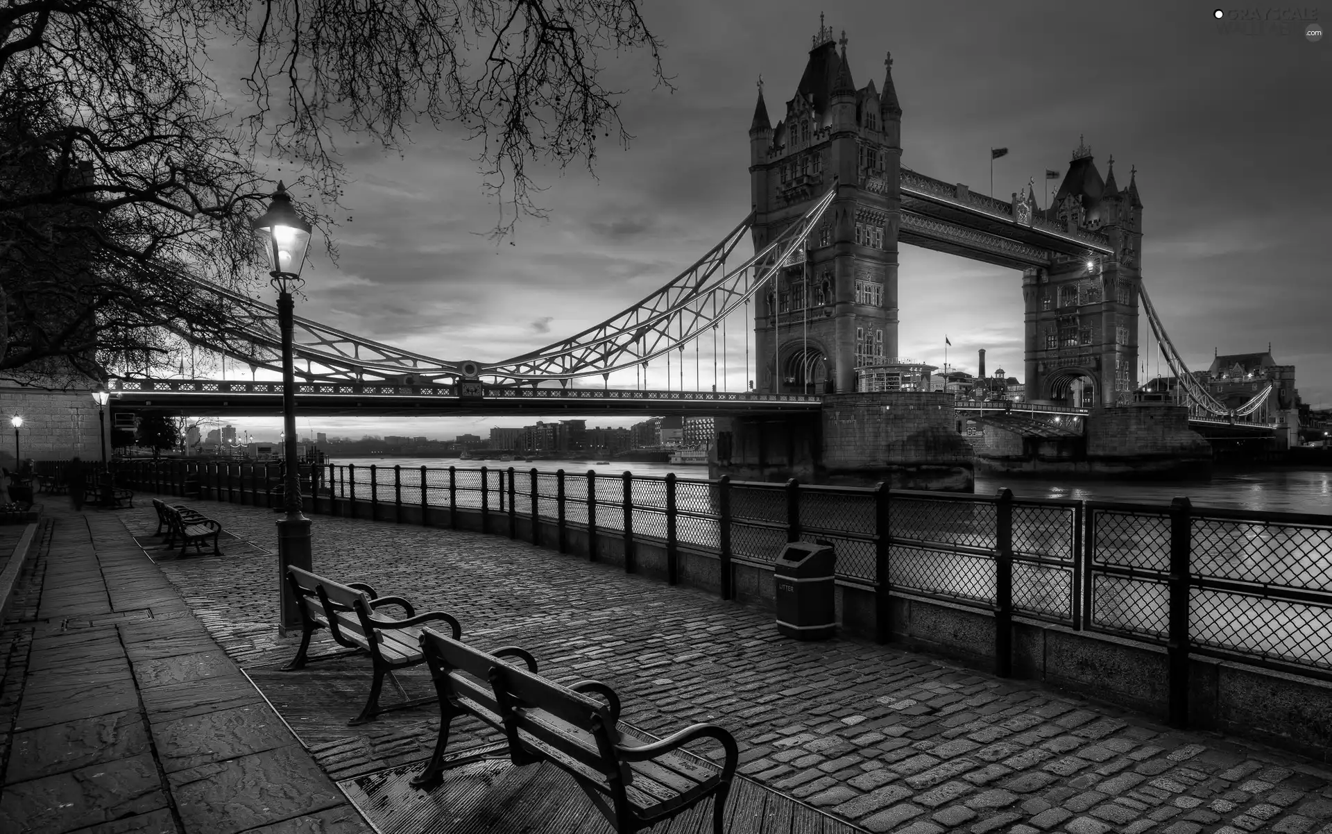 River Thames, Tower Bridge, Sunrise, bench, clouds, London, England, lanterns