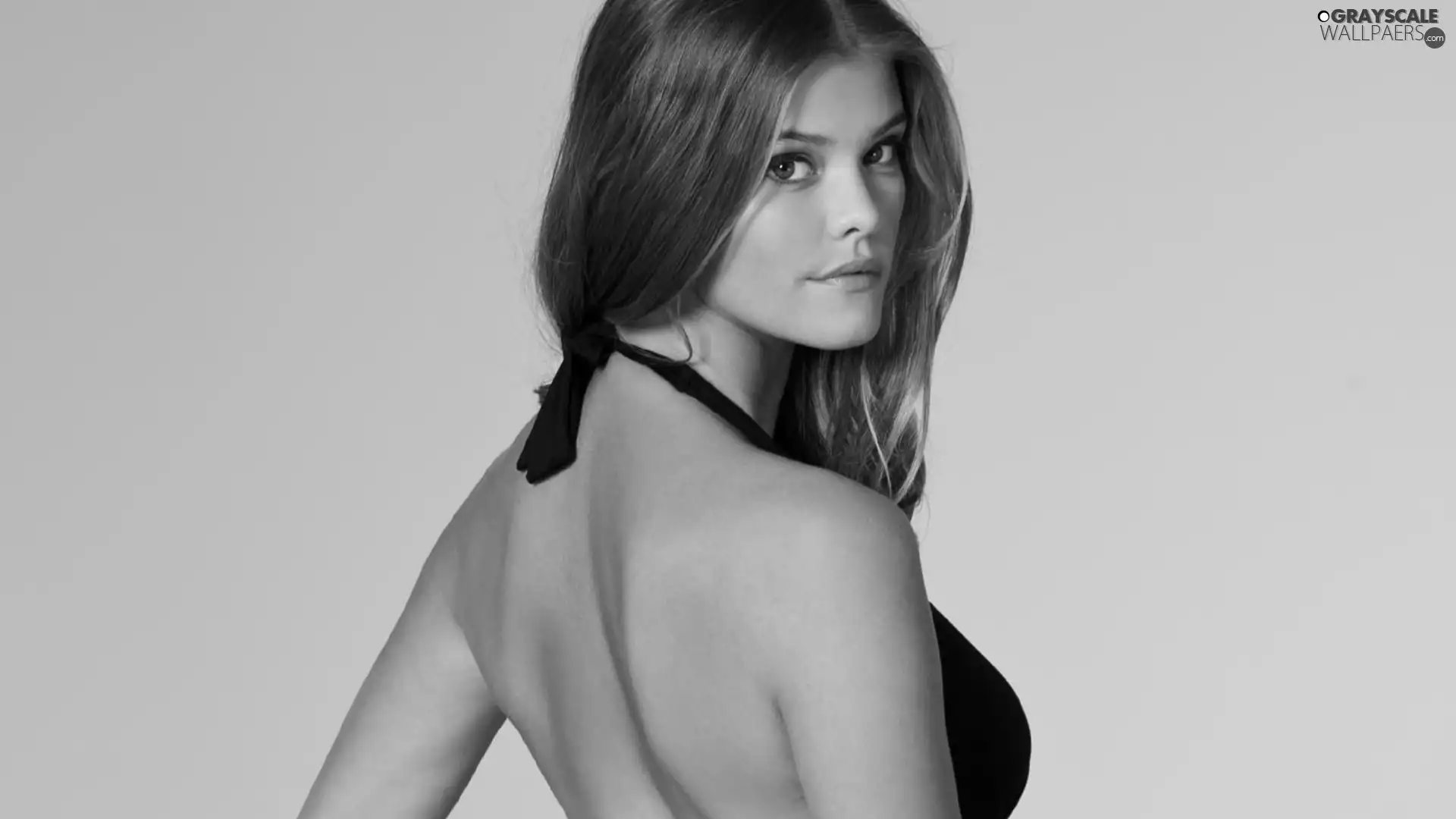 Nina Agdal, The look