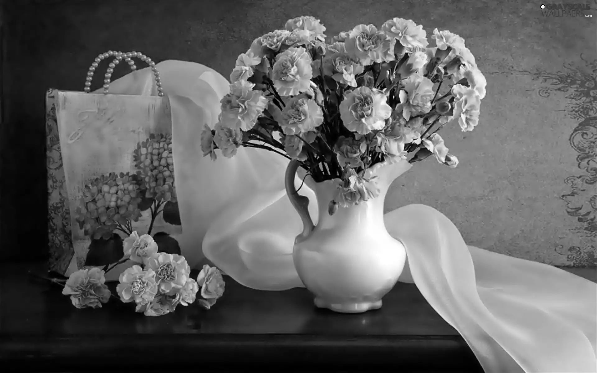 cloves, bag, tulle, bowl