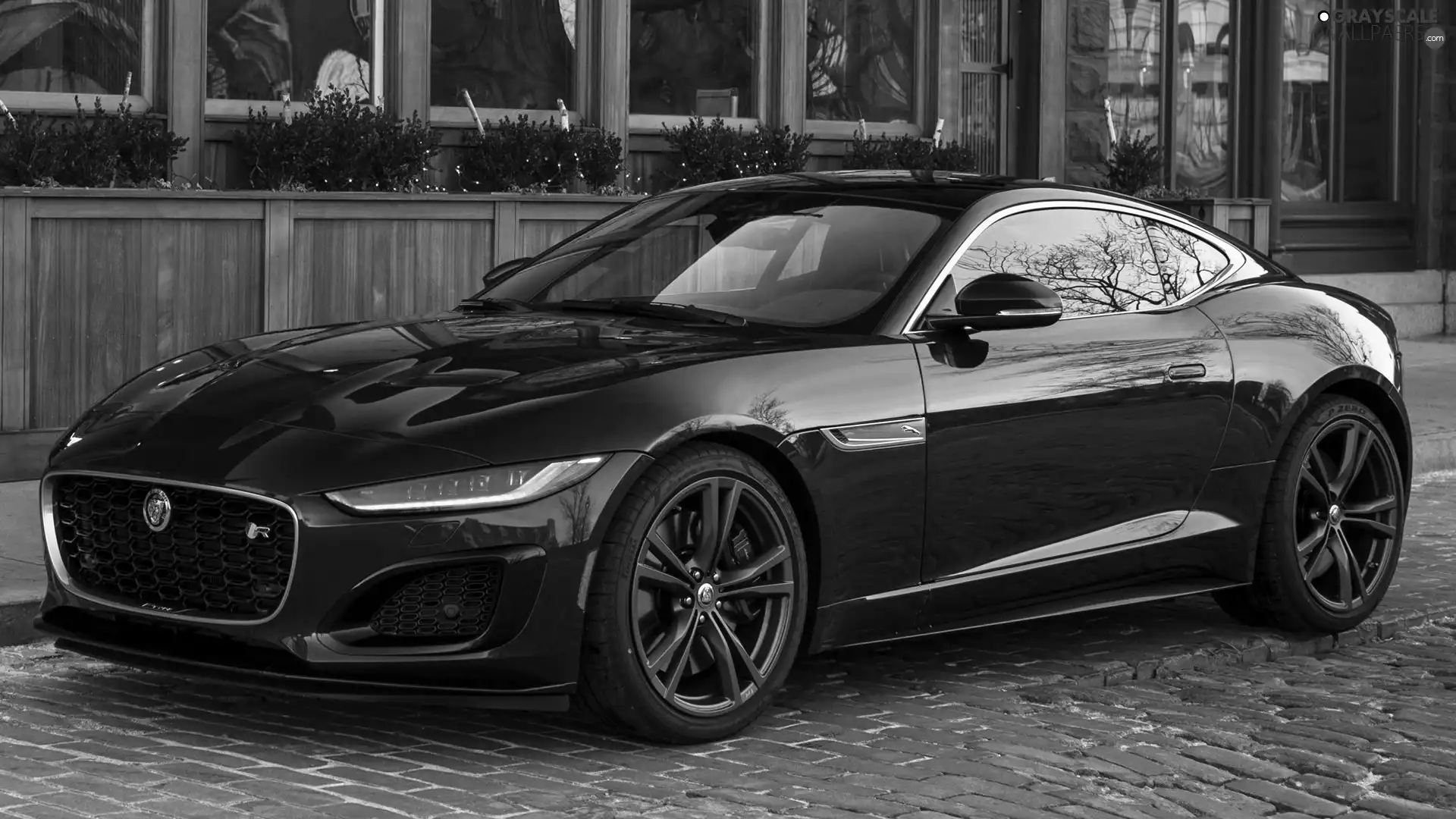 Granate, Jaguar F-Type