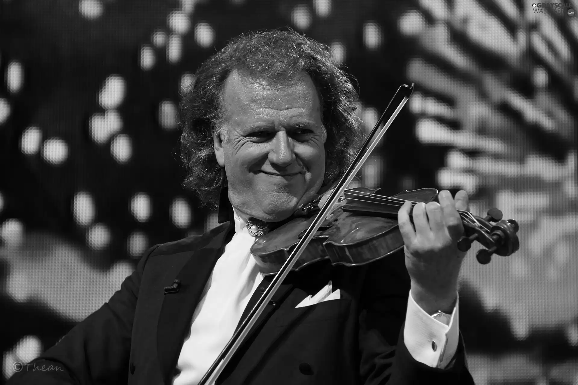 Johan Strauss Orchestra, Andre Rieu, Concert, bath-tub, violin, violinist