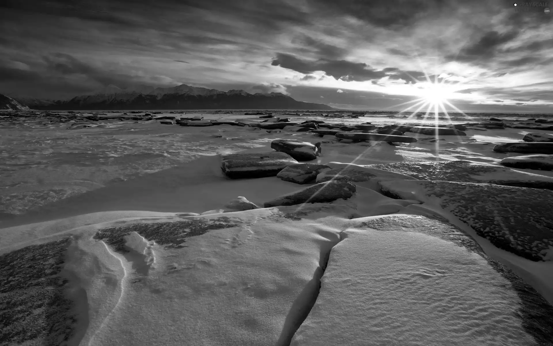 Mountains, sun, winter, rays